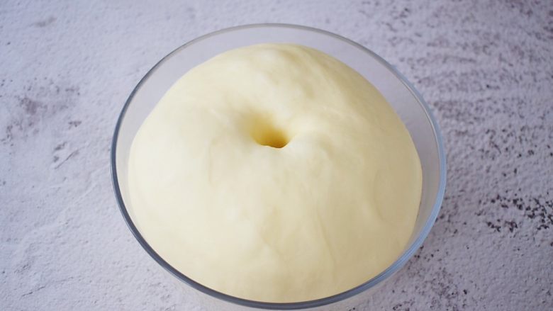 面包豆沙卷, 手指沾水或面粉戳一小洞，不反弹不回缩即发酵成功