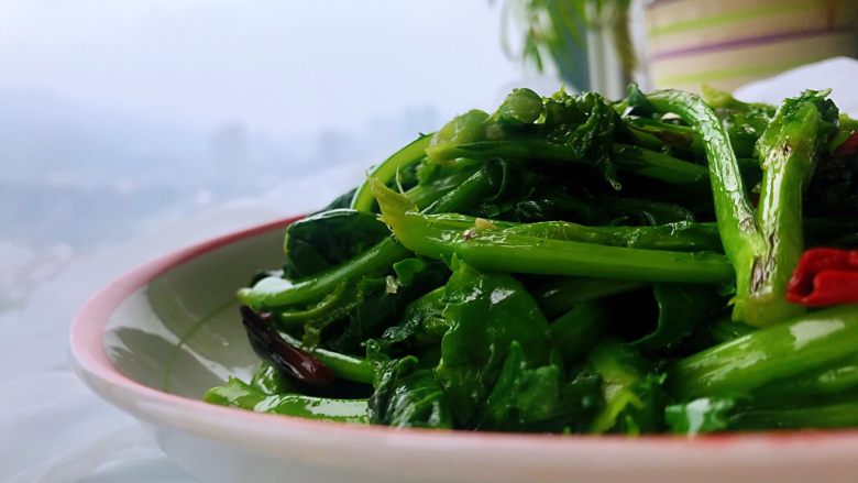 炝炒油菜苔,成品。