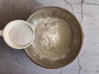 豆沙糯米卷,加入白砂糖