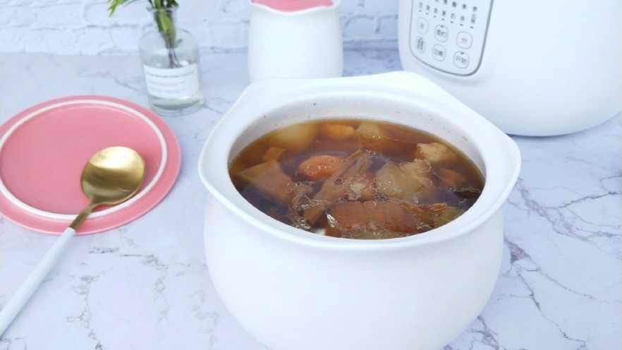 干笋萝卜排骨汤