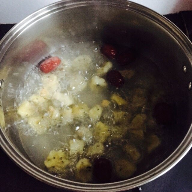 家乡味+花生疙瘩汤,大火烧开两分钟再用汤勺搅拌一下以防粘锅底