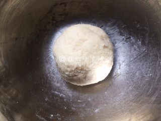 中式菊花酥,最后揉成一个光滑、柔软的面团