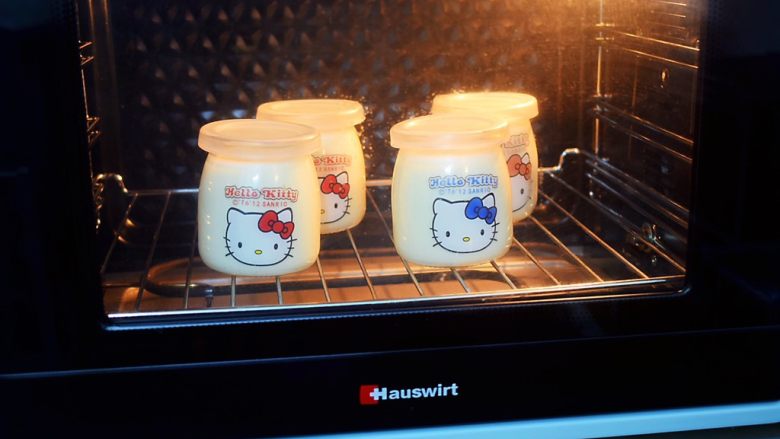 奶粉酸奶,启动发酵程序，默认40度，时间为9小时，如果不是智能烤箱，可把时间调为长开，等9小时后再关了