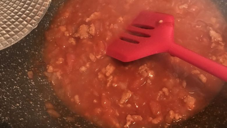 番茄肉酱意面,加50克左右的清水