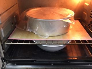 喜饼-奶酪味,烤箱发酵档，底部放一碗热水，发酵60分钟。