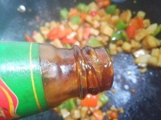 超下饭的双椒杏鲍菇,1勺蚝油