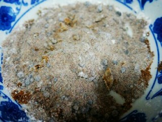 红糖香酥饼,红糖中掺少许面粉备用。防止红糖馅流糖。
