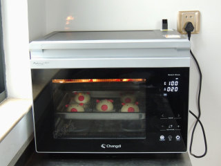卡通小猪馒头,发酵完成之后，直接将烤箱设置成“纯蒸”模式，设定温度100度，时间20分钟。