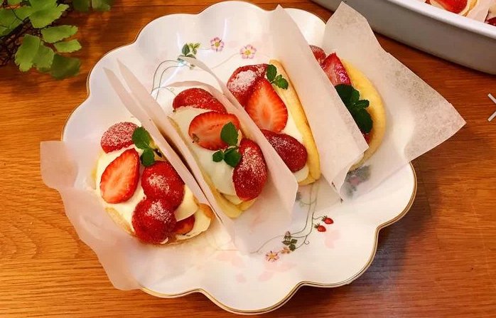 韩式—草莓蛋糕卷