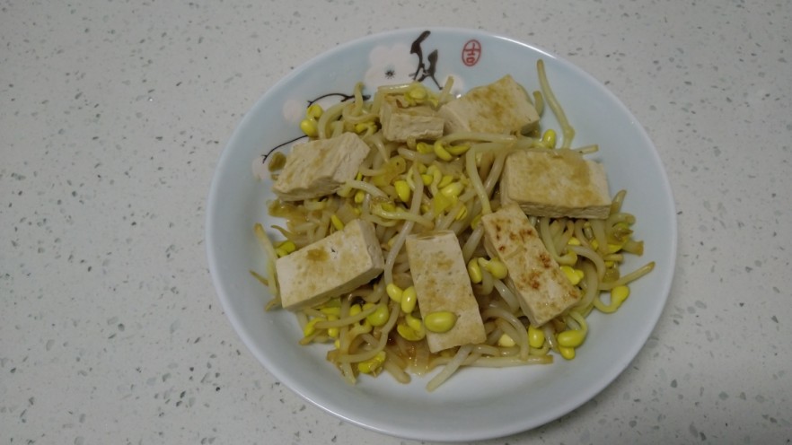 豆腐炒黄豆芽