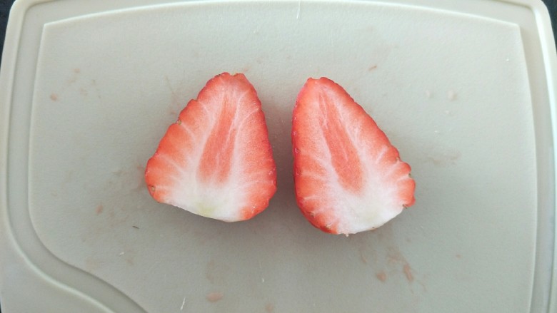 草莓奶昔🍓—少女心爆棚,草莓切小块