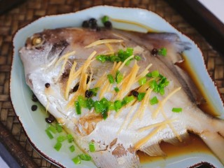 #年年有余#清蒸平鱼,又简单又好吃。