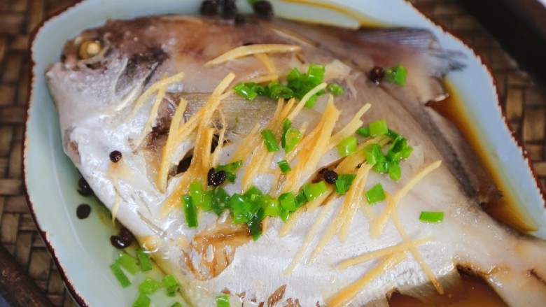 #年年有余#清蒸平鱼,又简单又好吃。