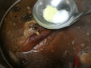 菜谱#东坡肘子#[创建于30/元~2019],调味:加鸡精、食盐。