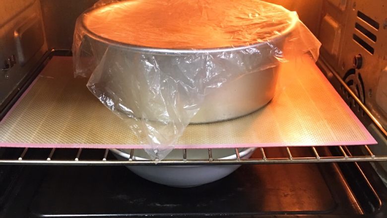 喜饼+椰蓉奶酪味,烤箱发酵档，底部放一碗热水，发酵60分钟。