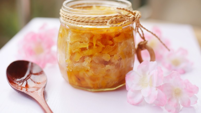 超养人的自制蜂蜜柚子茶,放冰箱可以保存1个月左右。