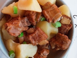 排骨炖土豆,成品