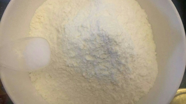 布里欧修汉堡面包🍔,250g高筋面粉➕10g盐