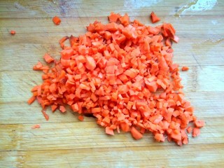 白萝卜胡萝卜素丸子,胡萝卜切碎