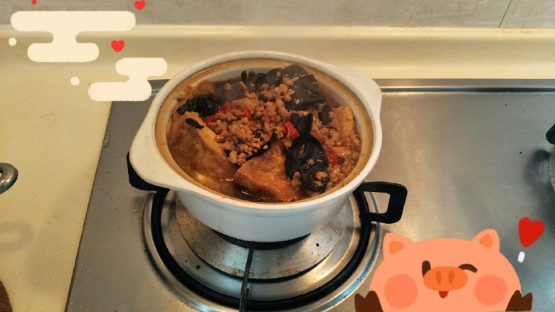 黑木耳肉沫豆腐煲,完成，开盖就可吃啦，可下米饭啦