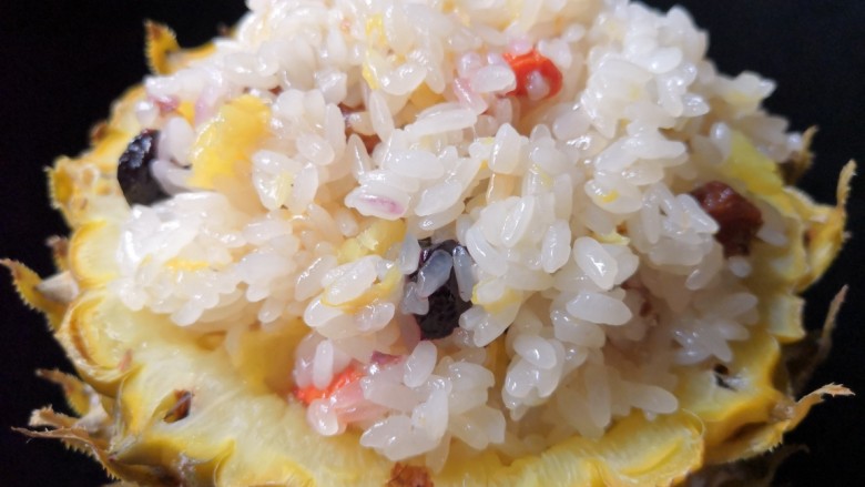 菠萝糯米饭,米饭颗颗饱满。