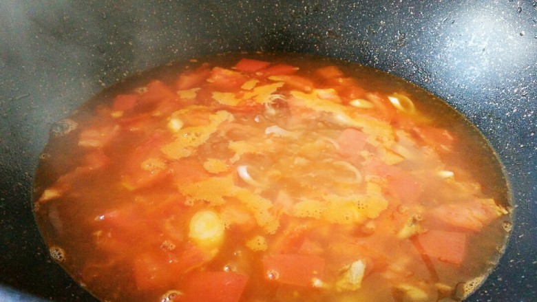 #猪年#番茄浓汤炸肉,加开水煮开如图