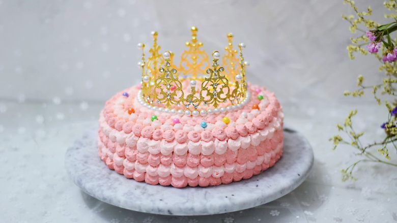 皇冠彩虹蛋糕,成品图