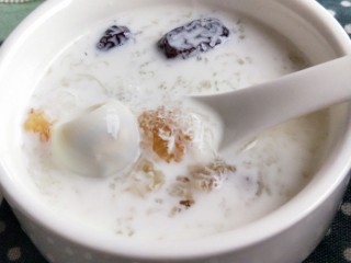 桃胶雪燕6+1种美容吃法,加几颗鹌鹑蛋，可做美味又营养的早餐