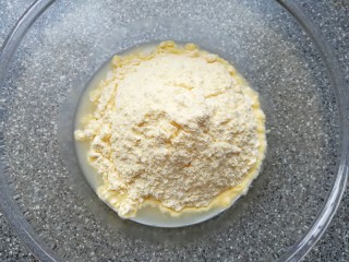 玉米粉窝窝头,加入新良玉米饺子粉。