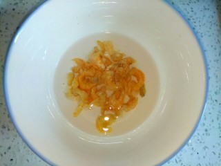 海米腐竹炒黄瓜,海米泡发