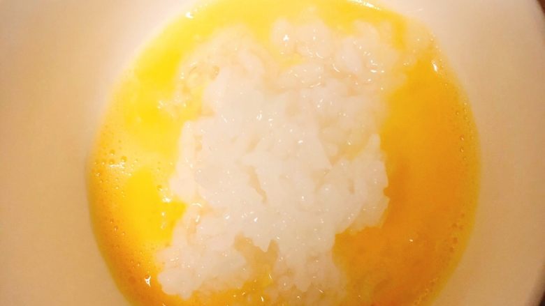 鲜虾莲藕蒸糕,另一份蛋液中放入蒸熟的米饭（30g）！