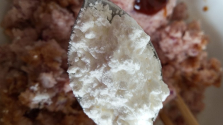 白菜肉丸炖粉条,淀粉一大勺
