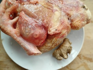 羊肚菌鸡汤,半只土鸡，生姜一小块