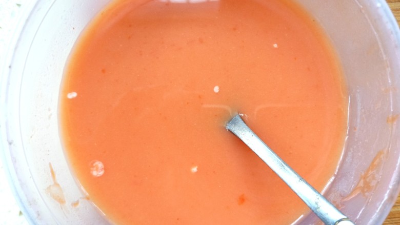 茄汁有机菜花,取碗调汁:放入番茄沙司，淀粉，<a style='color:red;display:inline-block;' href='/shicai/ 10588'>糖</a>，醋，盐，水，搅拌均匀，调成料汁。
