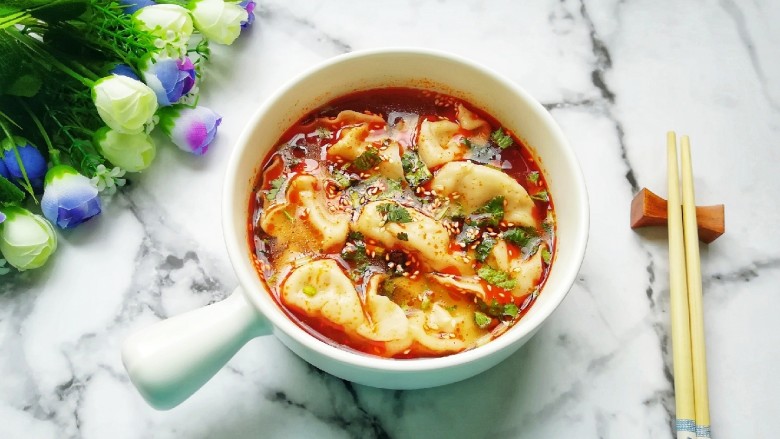 红油酸汤水饺,超级好吃。