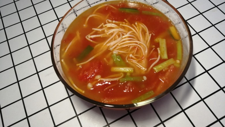 西红柿炖金针菇,出锅