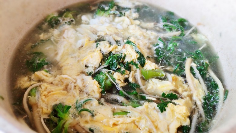 荠菜鸡蛋汤,搅拌均匀即可关火。