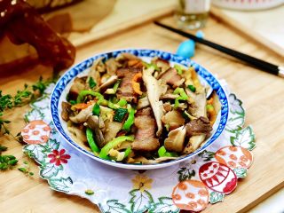 尖椒炒腊肉➕尖椒平菇炒腊肉,成品