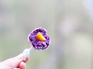 奶香芒果夹心紫薯球,超好吃哦～
