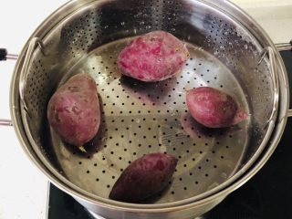 紫薯酸奶杯,紫薯洗净，煮熟或蒸熟