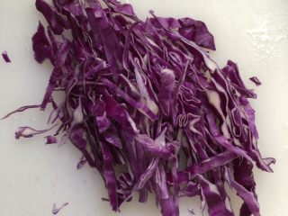 蔬菜三明治,紫甘蓝切丝，秋葵切去老根