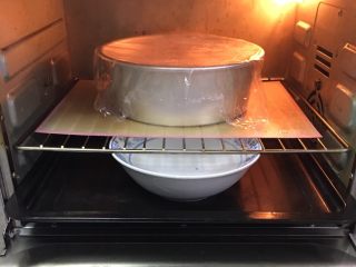 全麦吐司+奶酪花生味,烤箱发酵档，底部放一碗热水，发酵60分钟。