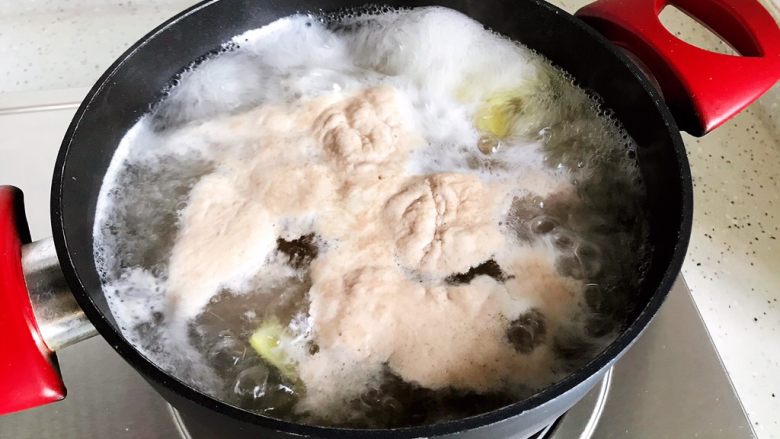 菌菇玉米扇骨汤（高压锅版）,大火煮10分钟