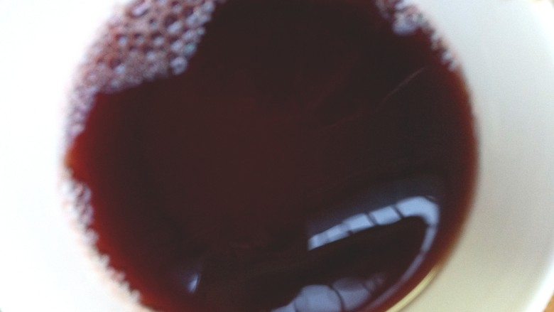 红酒焖鸡翅,备半碗<a style='color:red;display:inline-block;' href='/shicai/ 13418'>红酒</a>
