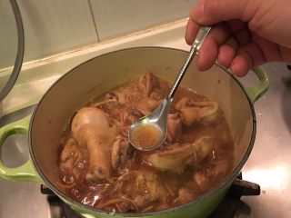 姜味八角焖鸡,我比较懒…直接这样煮…😂试个味道！