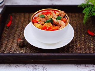 冻豆腐海虾炖番茄,营养丰富又美味，绝对的下饭菜。