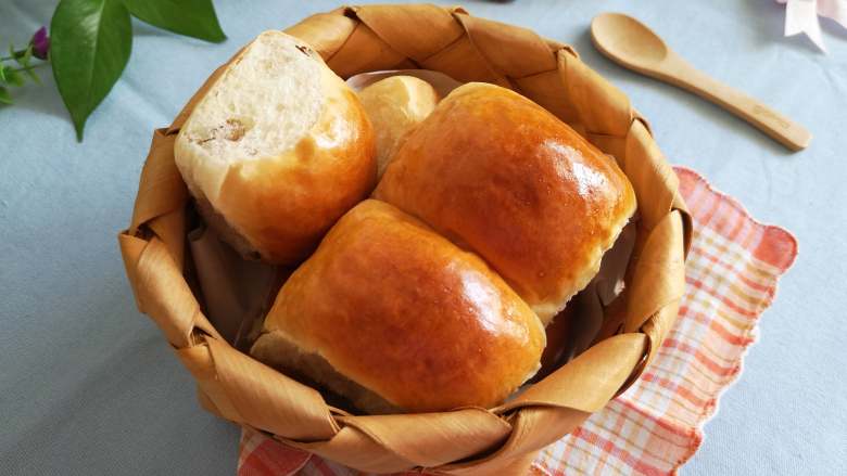 葡萄干小面包,风味独特的葡萄干小面包做好啦。不信，你尝尝吧。
