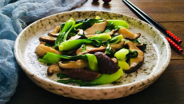 香菇炒油菜,成品图