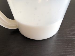 牛奶花生露,将两次过滤出的汁液混合