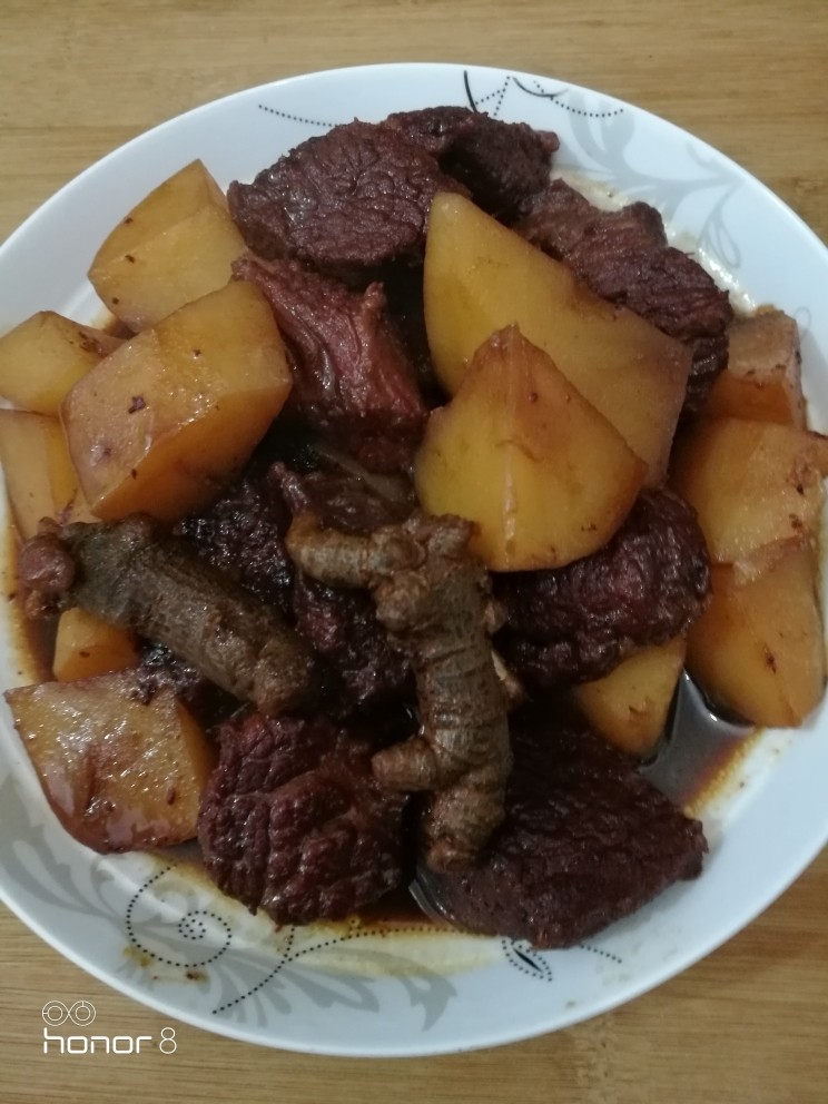 菜谱#三七牛肉炖土豆#[创建于17/4~2019],滴入香油。